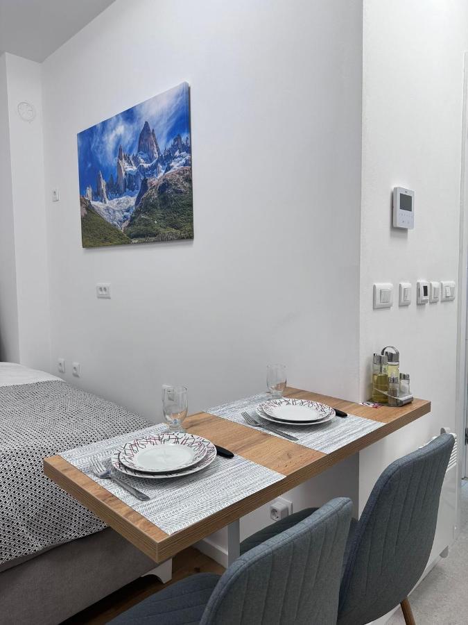 Apartment Grey Igloo *